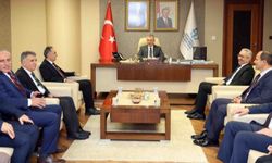 Tahir Büyükakın'dan öğretmenlere övgü